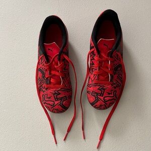 Puma red kids Christian Pulisic Tacto II soccer shoes size 13